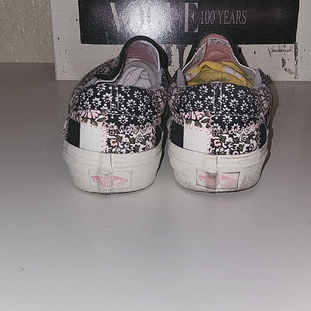 Vans Black and Pink Slip-On Sneakers with Patchwork Design - Picture 2 of 5